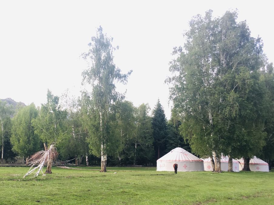 新疆天路可可托海,坐大巴从新疆去哈萨克斯坦