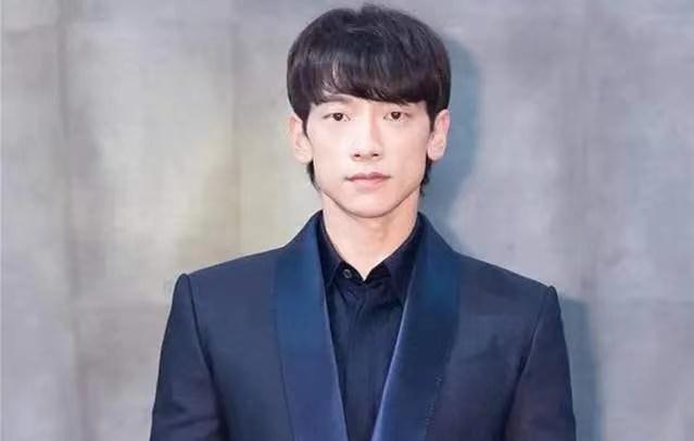 魏大勋西装造型撞脸rain,暴瘦20斤后堪比整容