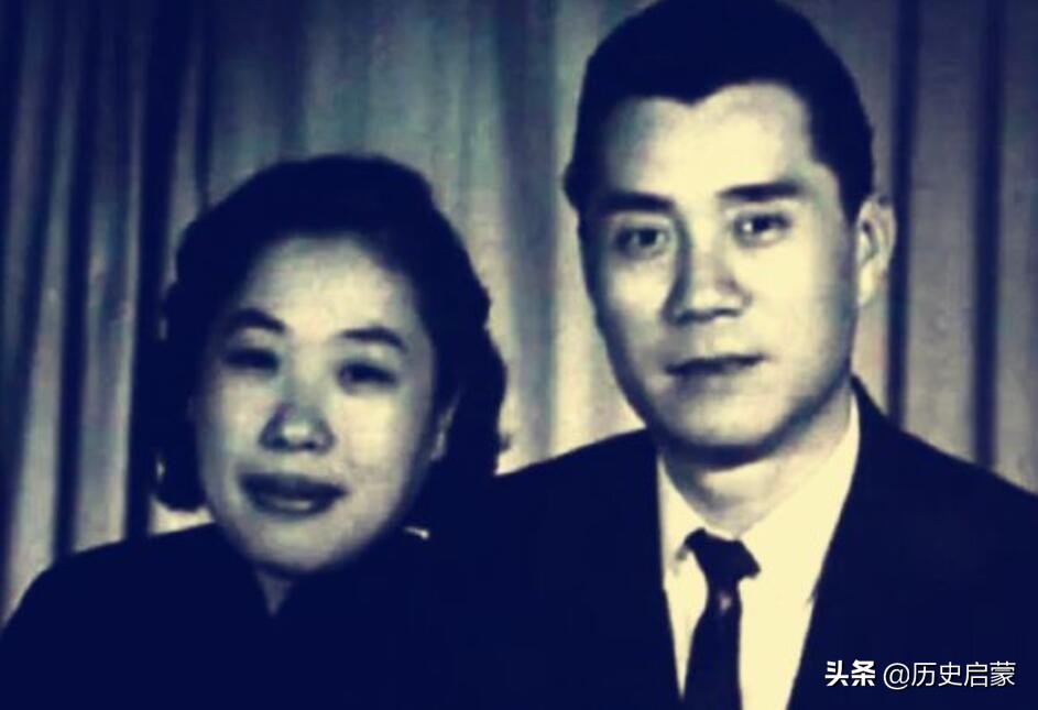 前军统特工，在香港生下儿子成龙，教育他不要忘回安徽老家寻根