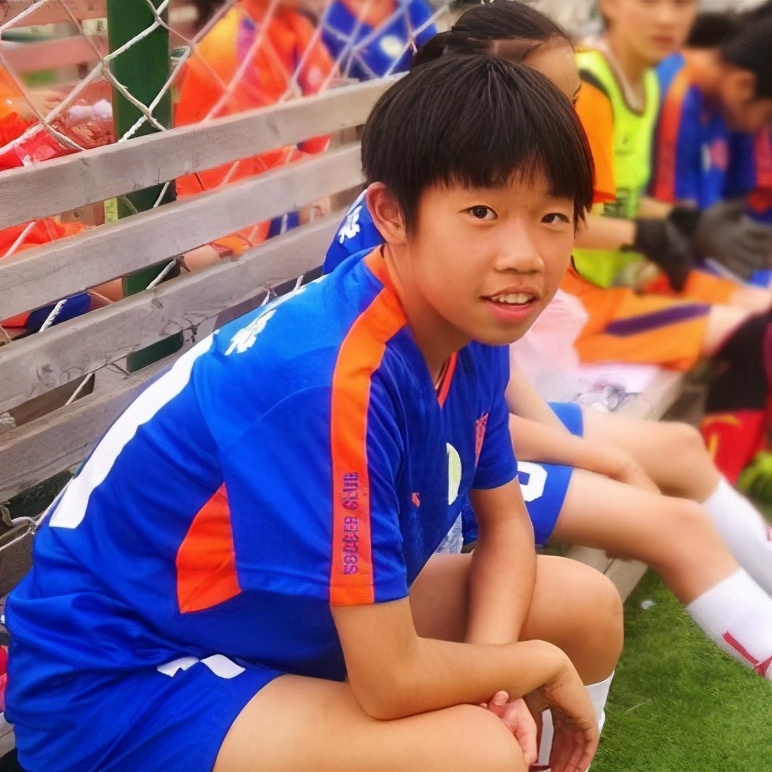 绿茵伴成长｜我校方睿老师及三名同学分别获2019年全国青少年校园足球工作年度优秀评选活动提名