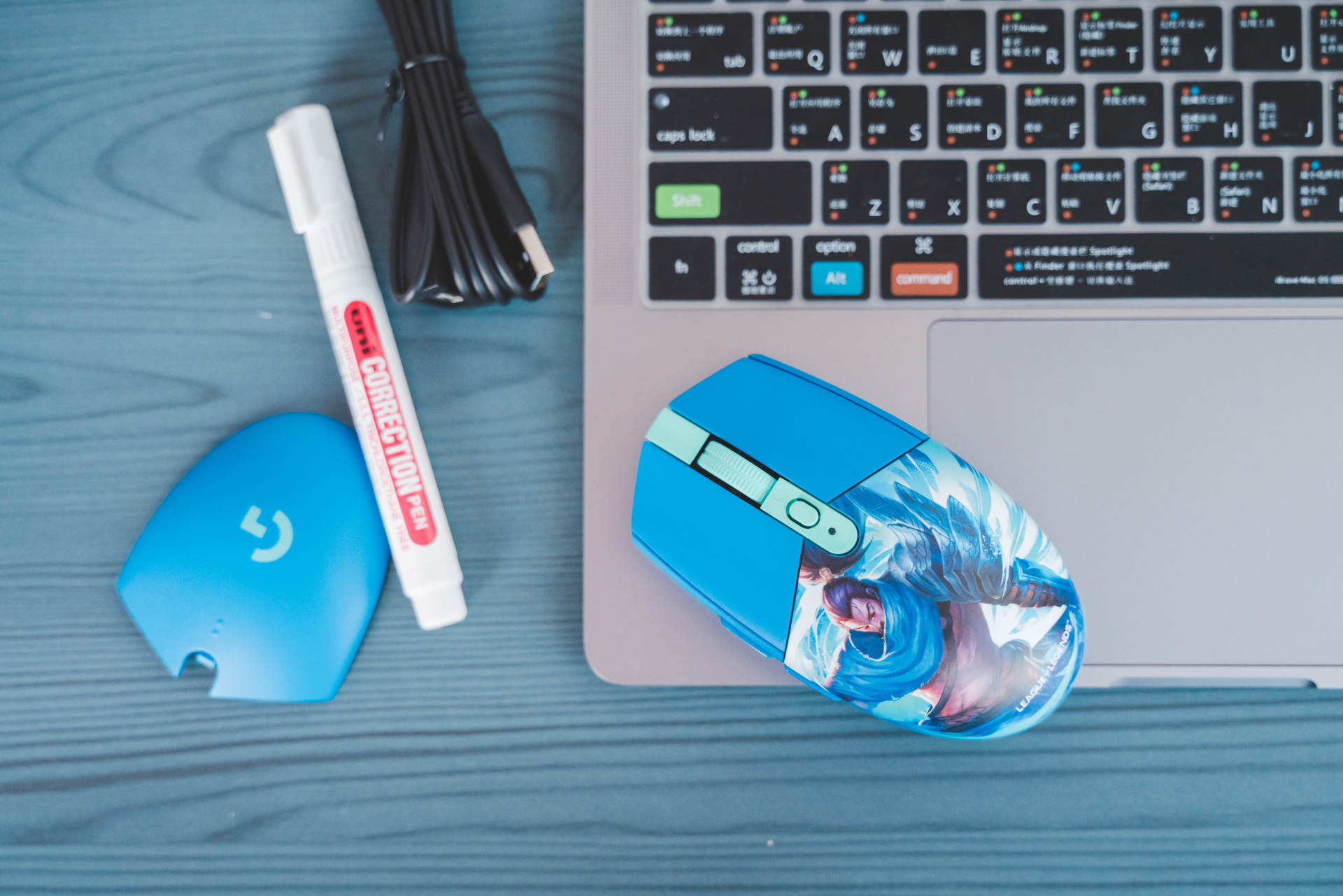 中端经典之罗技g304无线鼠标体验,无线鼠标推荐罗技g304会不会发光