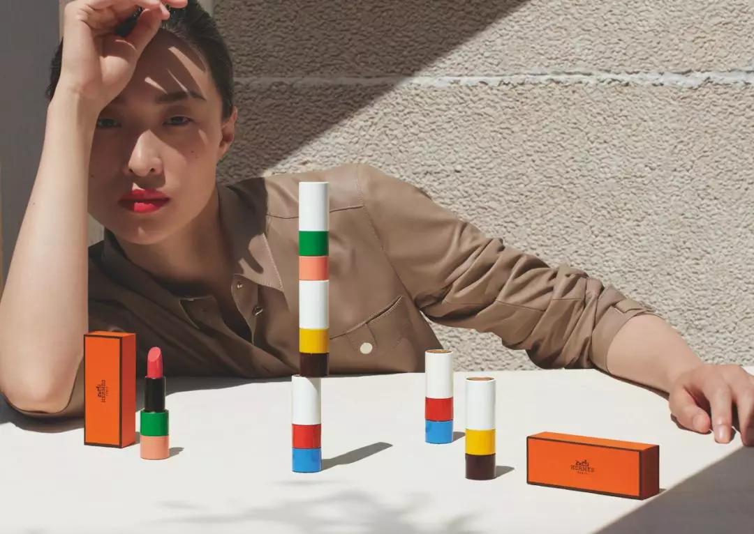 爱马仕口红33号色怎么涂能显白,爱马仕口红李佳琦推荐色