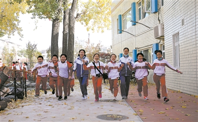 成绩单里的“人”回来了——北京市育英学校探秘·评价改革篇