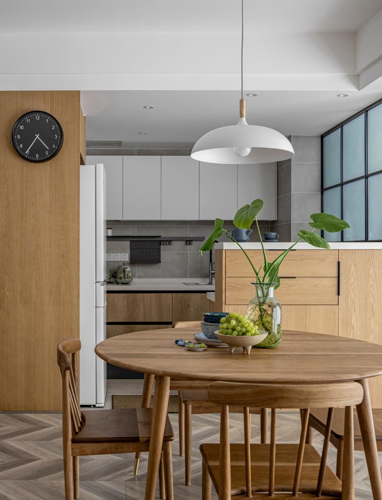 进门过道太窄了怎么设计呢,进门过道太长怎么处理