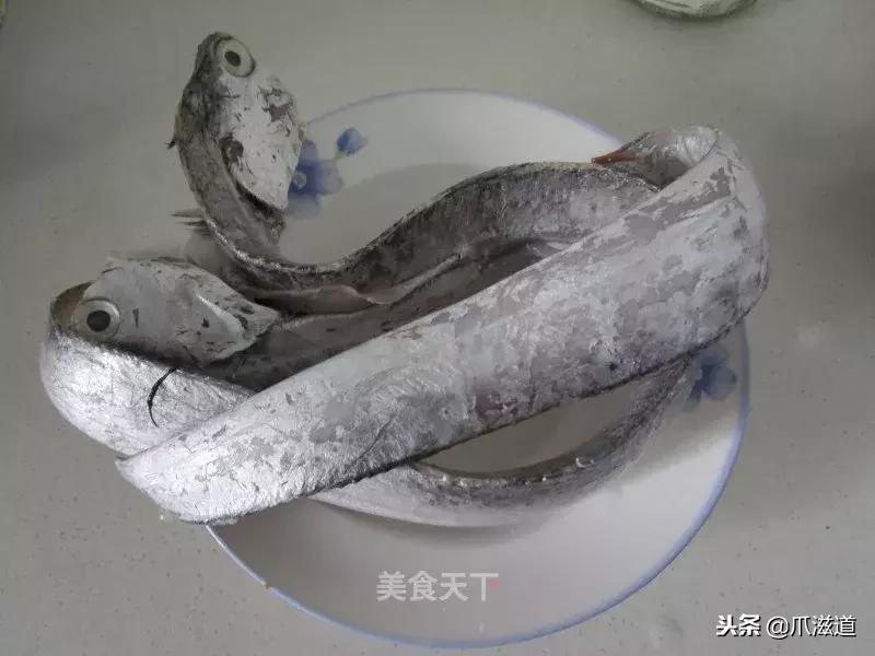 带鱼这样做又香又酥脆,带鱼怎么做不腥气好吃