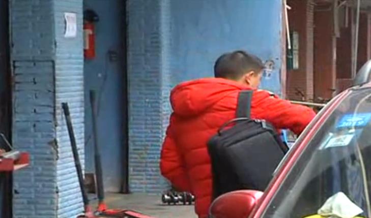 车辆放在维修厂一直不开走怎么办,轿车放修理店过夜会被偷换零件吗