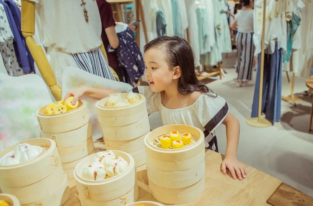 在家如何打造网红服装店,服装店怎么才能成为网红店