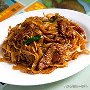 到香港必买的饮料,香港必吃的美食公仔面