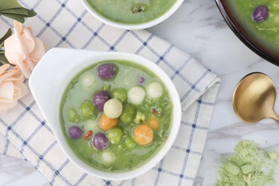 炎炎夏日不如做份甜品消消暑吧,夏日消暑甜品美味的红糖冰粉