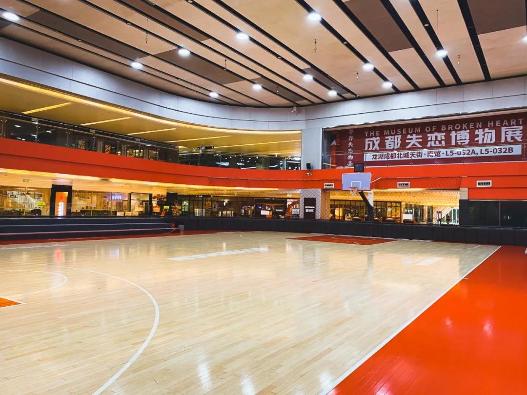 生命在于运动抖音小视频,生命在于运动抱着娃遛弯