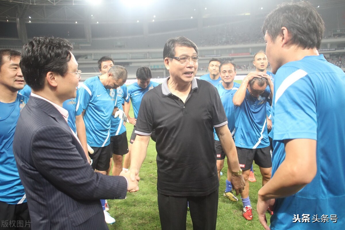 中国足球教父徐根宝图片,中国足球教父徐根宝