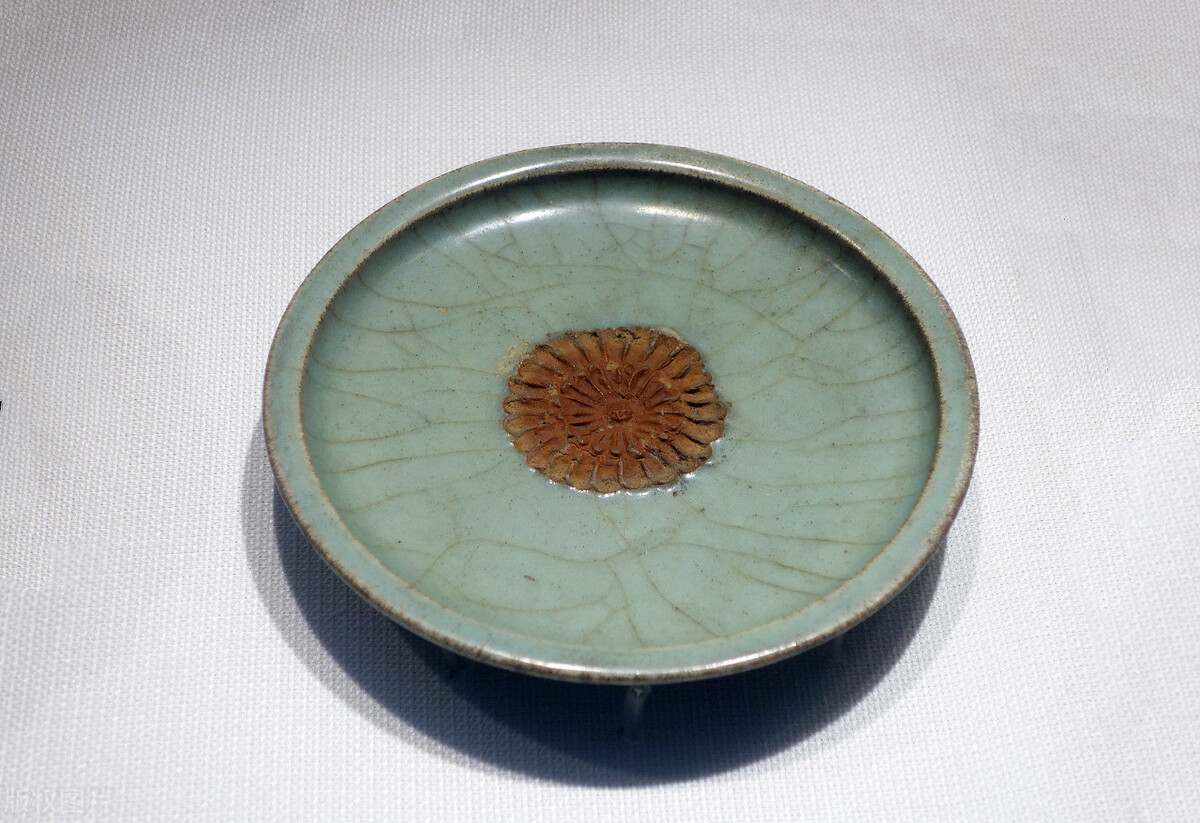 龙泉窑馆藏精品,元代龙泉窑瓷器鉴定方法