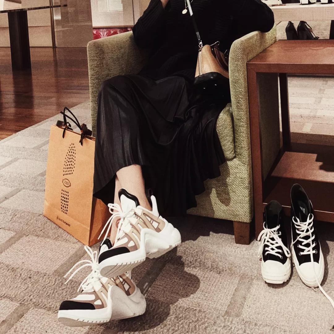 早春风衣穿搭高级感,早春穿搭颜色毛衣外套