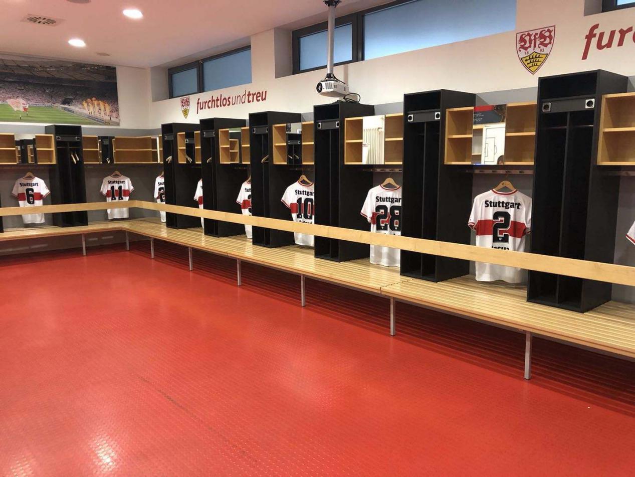 各球队更衣室,球队更衣室是轮流用的吗