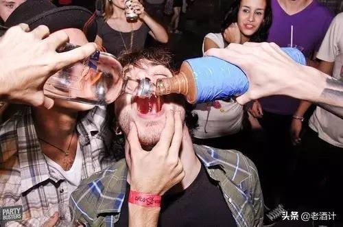 为什么两种酒混着喝会更醉,几种酒掺着喝为什么更容易醉