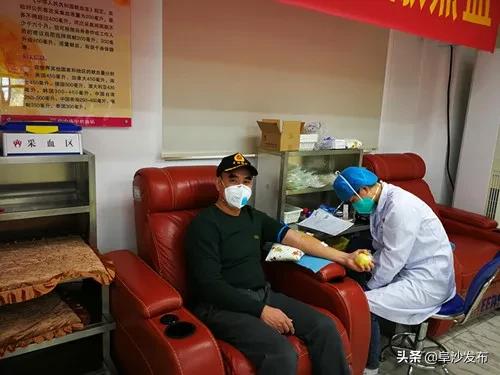 你们义无反顾的背影图片,你们逆行的样子