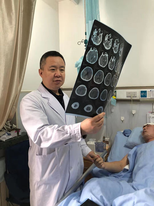 哈医大一院谢春成副教授开展经皮穿刺微球囊压迫术——临床成功治疗多例三叉神经痛病人取得良好效果