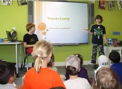 如何帮助孩子克服上台恐惧,孩子上台胆小该如何教育