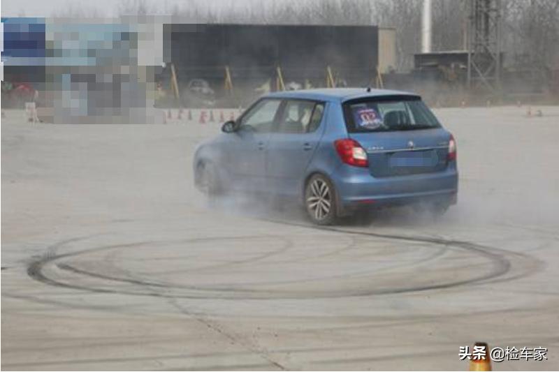 买二手大众polo哪款性价比高,大众polo和斯柯达晶锐对比视频