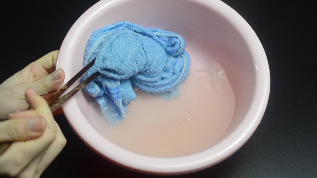 毛巾怎么洗又臭又好,毛巾用久了又脏又腻一招搞定