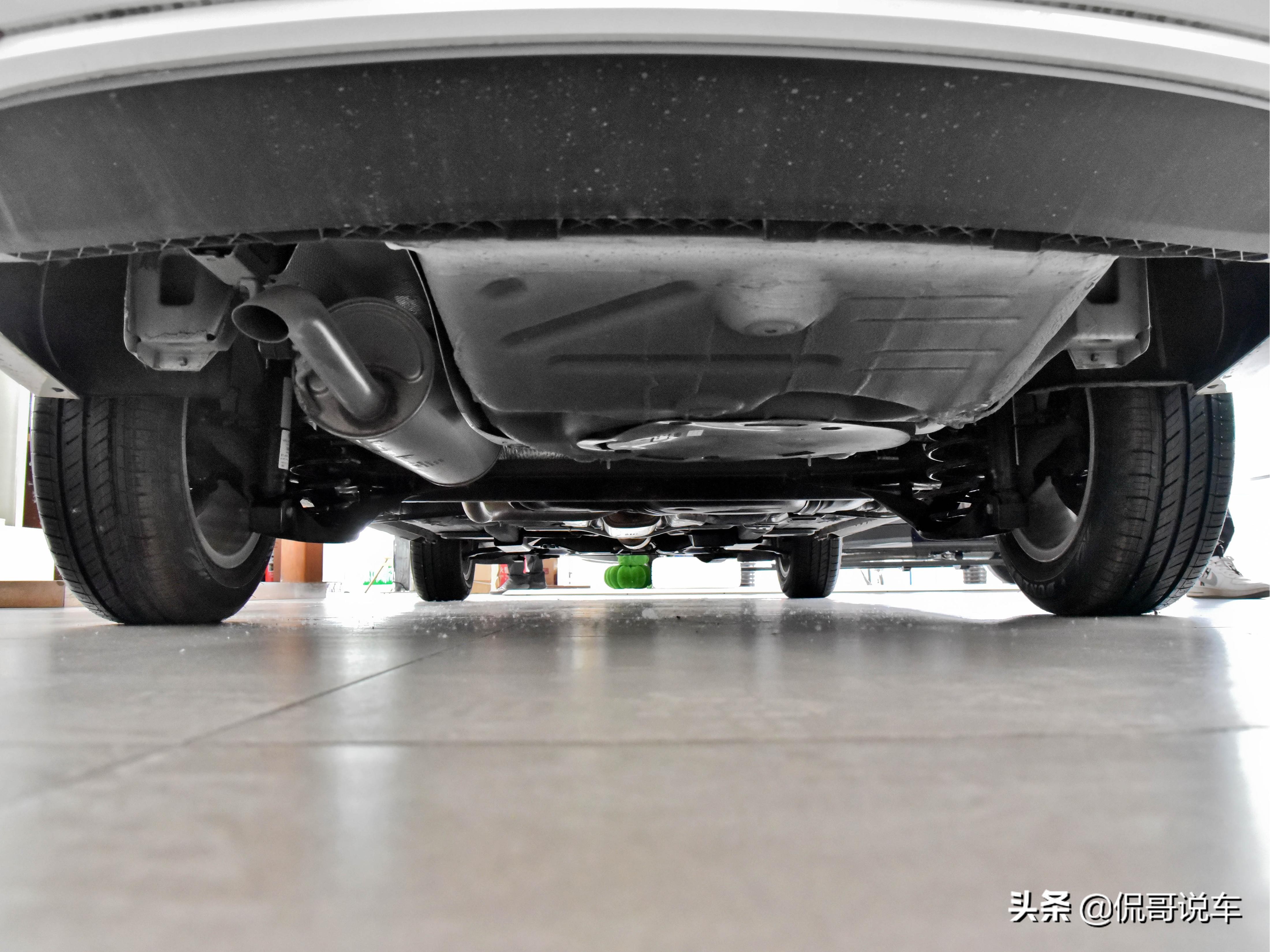 买了就是“真香”小哥带你一起看大众桑塔纳