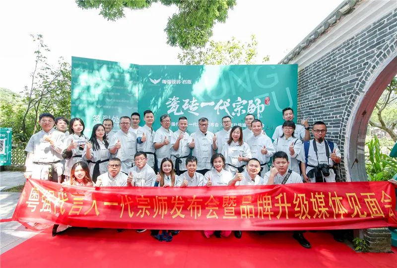 李小龙是功夫片开山之祖,李小龙永恒的传奇