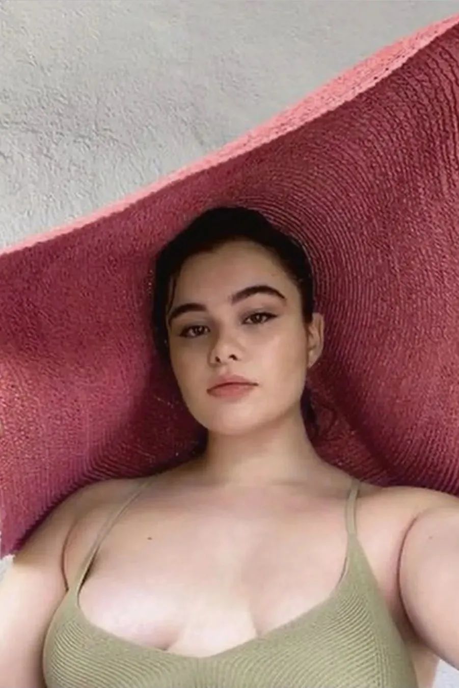 圆脸女孩帽子,小圆脸适合戴什么帽子