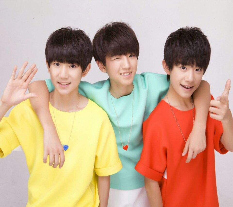 移动互联网时代的偶像工业，偶像的重新发明与粉丝身份的虚拟转向