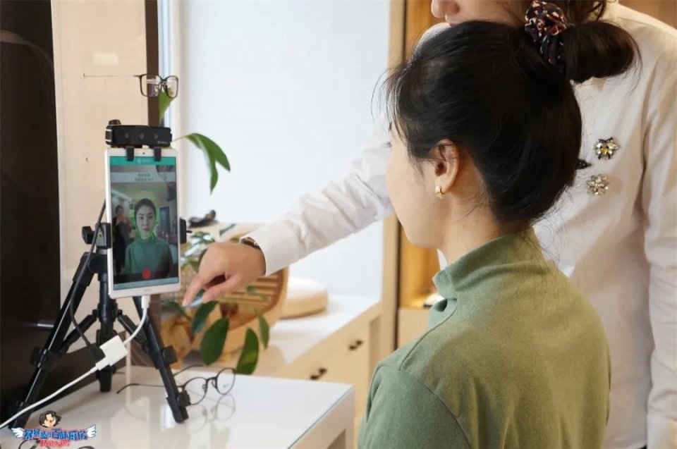 同样是眼镜工作室，凭什么这家值得朋友圈3000好友同时推荐？