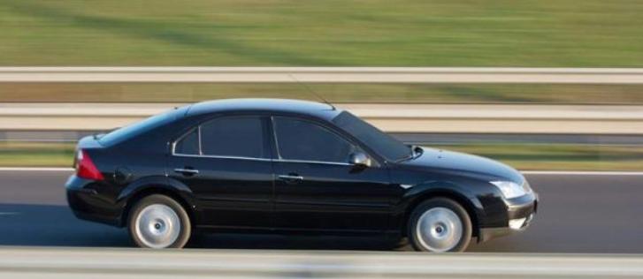 汽车贴膜是深色好还是带反光的好,汽车贴膜哪种黑最有质感