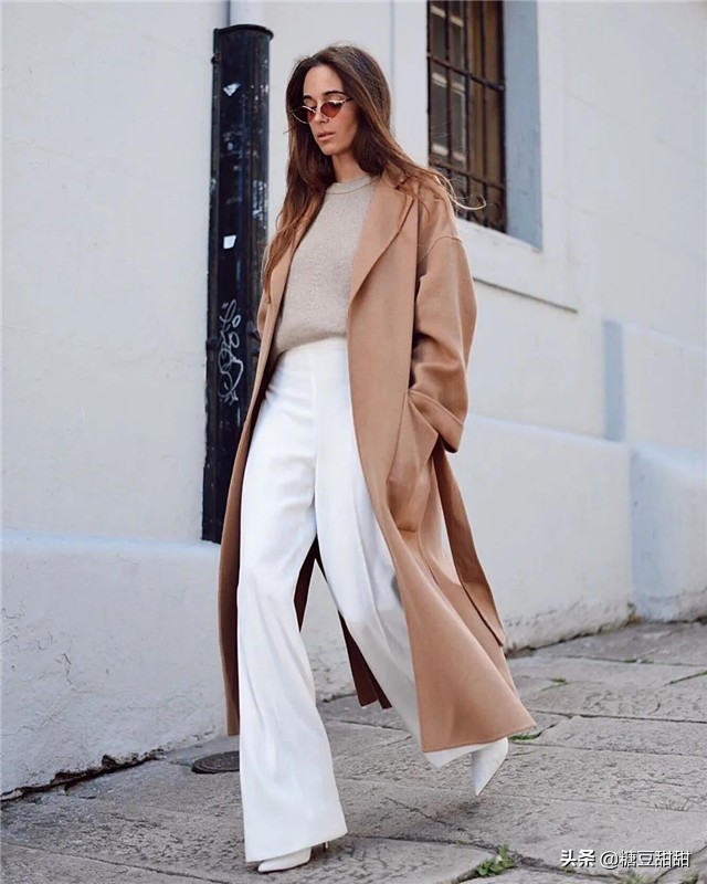 蓝色和棕色哪个更百搭,棕色和藏蓝色哪个显年轻