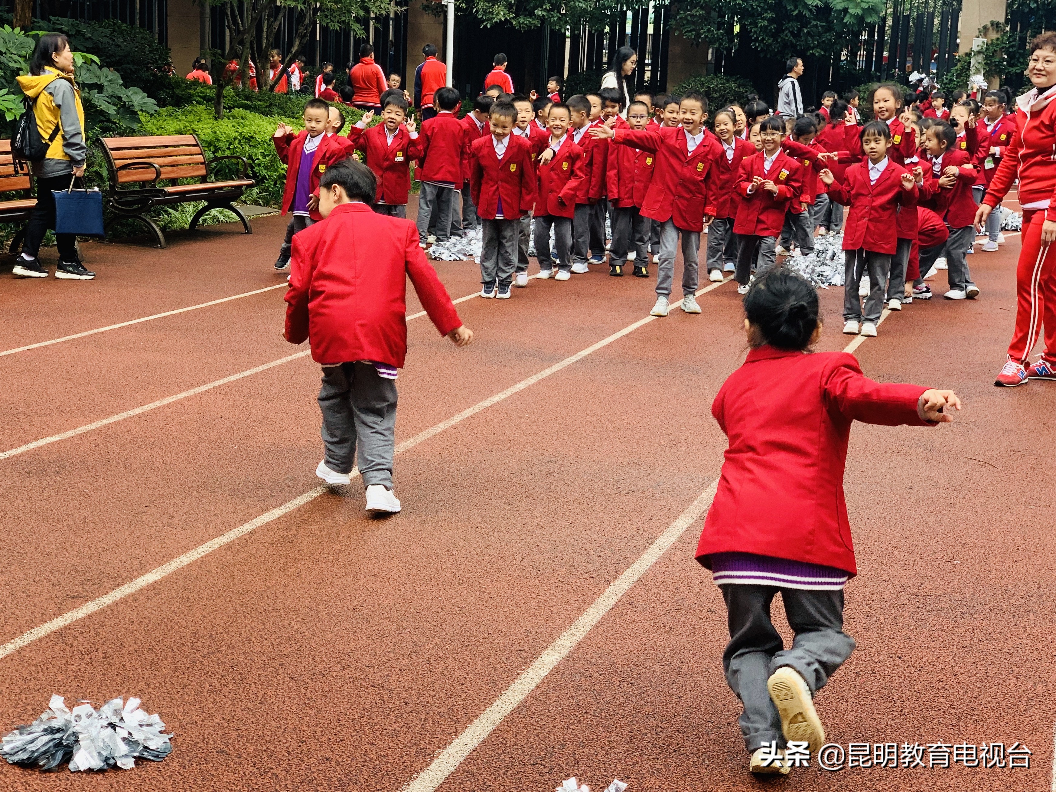 花园小学最美大课间,金康园小学特色大课间活动