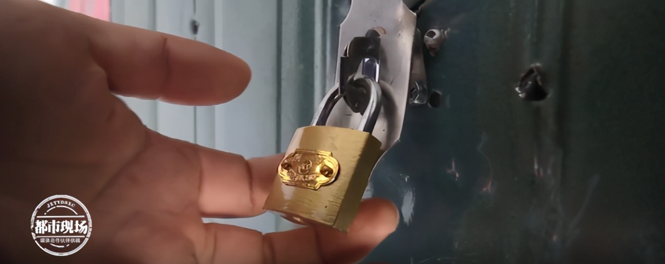 门锁被人用胶水堵怎么处理,多大仇