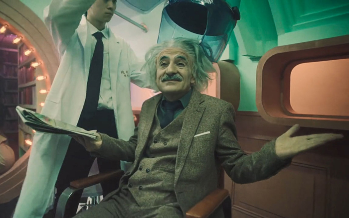 找“爱因斯坦”拍广告、一年卖4亿粽子，这个老字号怎么做到的？