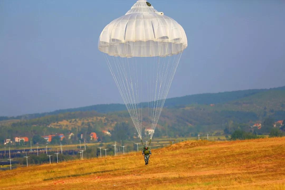 中国空降兵的装备有哪些,中国空降兵最新装备