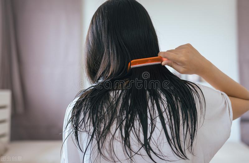 染完灰紫色发色用什么洗发水好,染完头发保持发色的洗发水