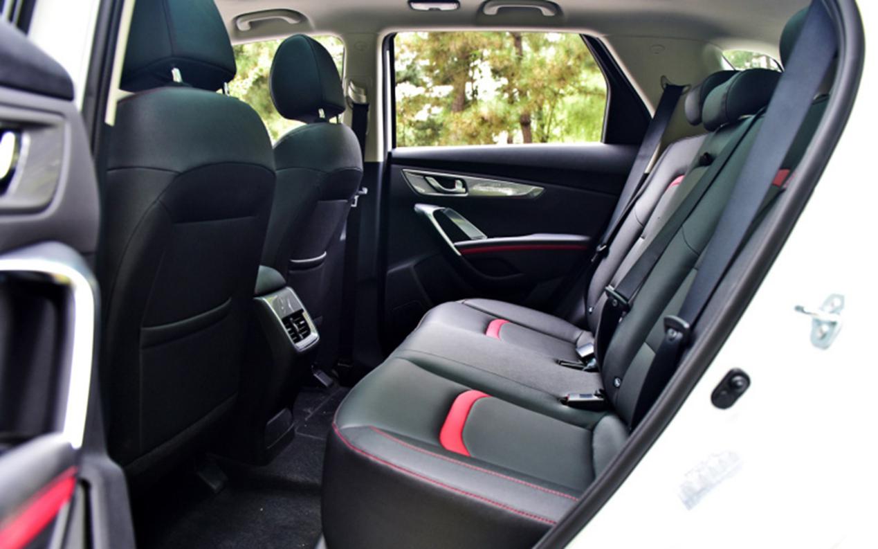 预算只有12万买什么suv值得推荐的,10万元买黑科技顶配suv了解一下