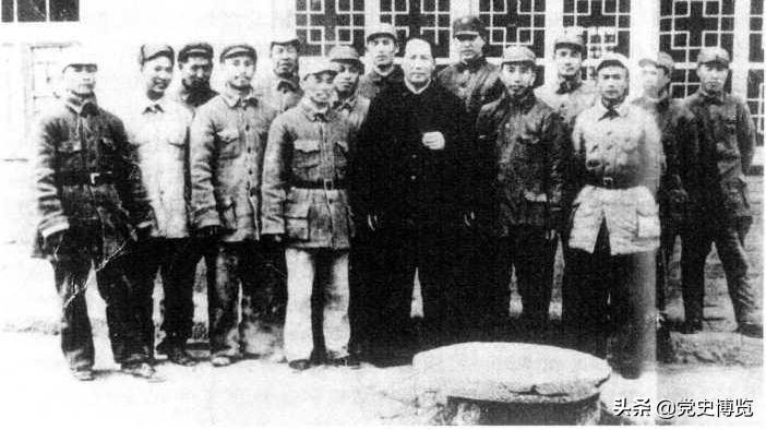 人民解放军第二军首任军长*震王**