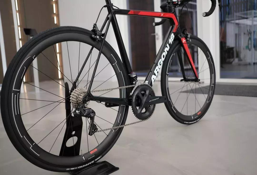 无与伦比性价比说说2W不到你能买到的高端碳纤整车