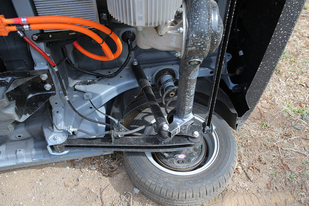 宏光miniev底盘,五菱宏光miniev升高底盘