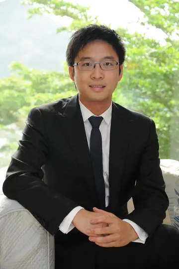 10位“浪荡”的富二代，个个换女友如换衣服，王思聪只是小萌新