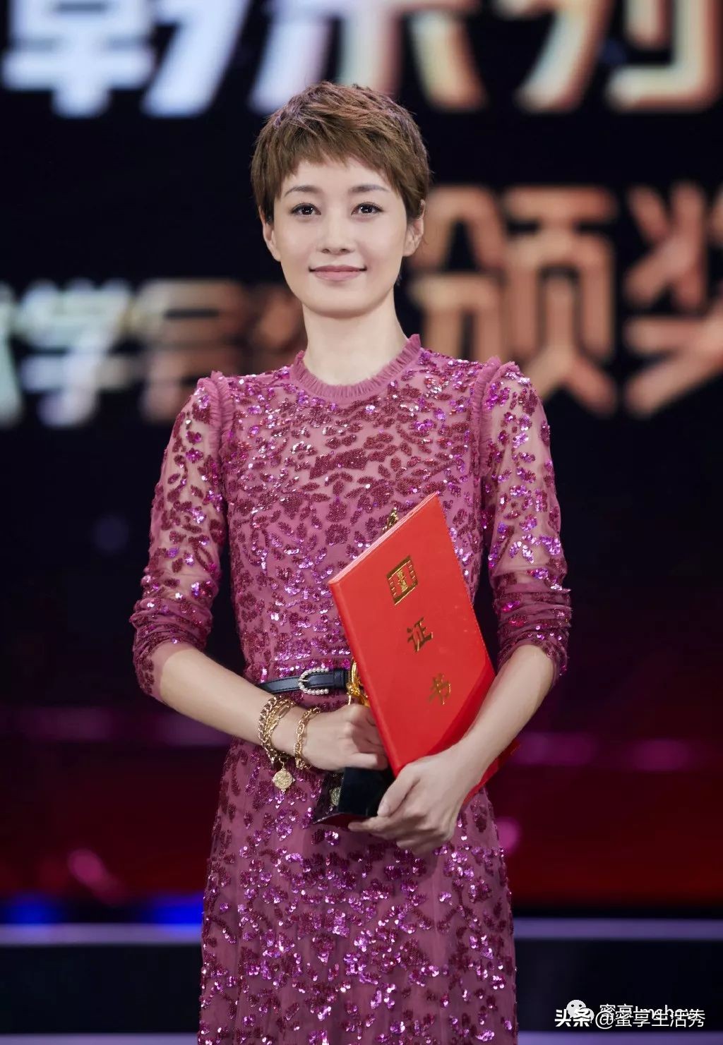 凯特王妃梅根穿衣搭配,凯特王妃和梅根穿衣打扮秋冬