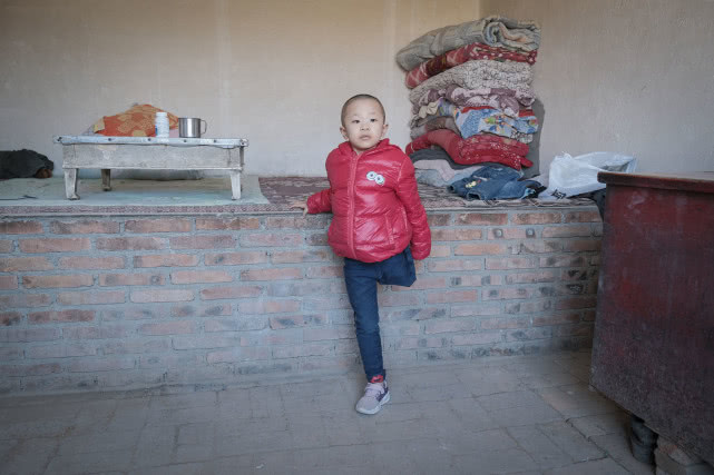 “妈妈，只要不疼，我这条腿就不要了”，女孩截肢后还想照顾妈妈