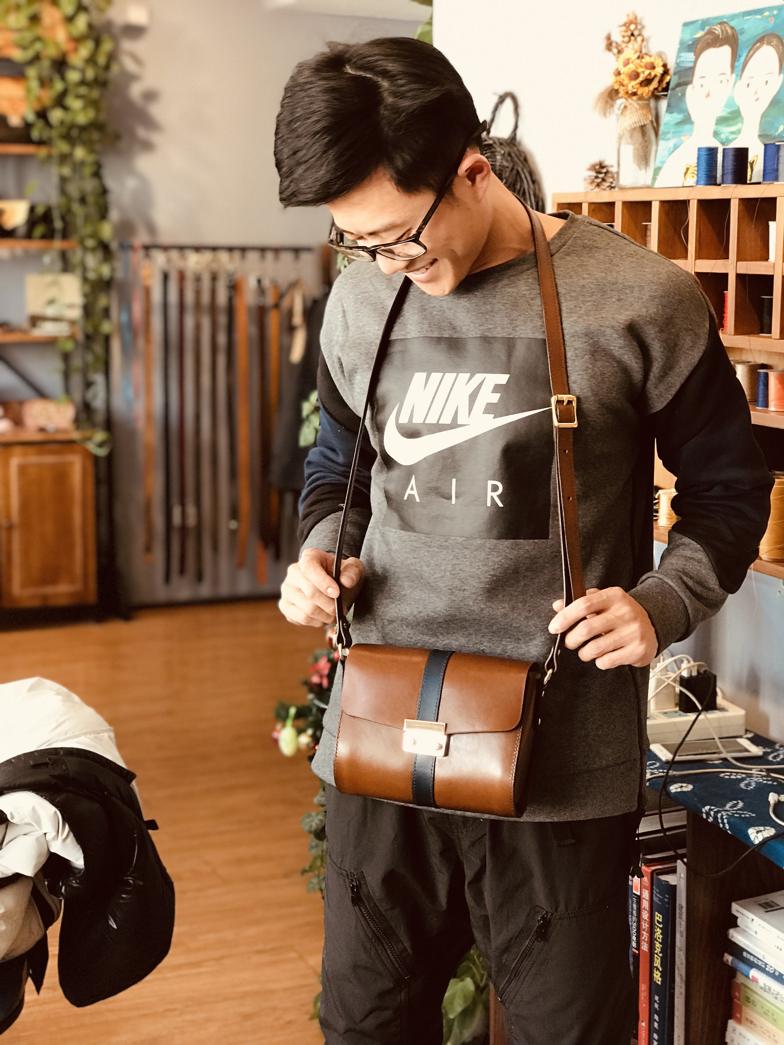 开手工皮具DIY店需要学习哪些内容：汐迟工坊开店创业班介绍