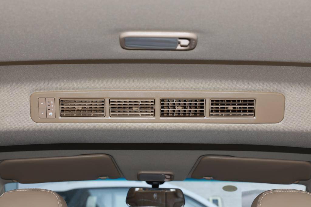 五菱宏光哪一款又拉货又能拉人,五菱宏光哪一款拉人舒适