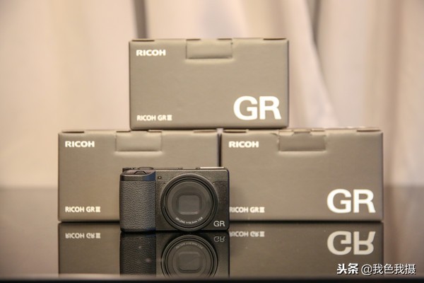 转发骚机社一篇关于理光GRIII上手实测以及以GRII比较