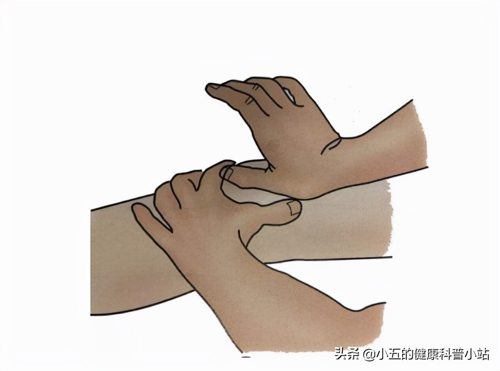 膝关节咔咔作响怎么回事,膝盖痛髌骨软化症怎么治疗