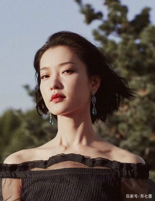 方脸脸型与发型搭配女士,适合梨形方脸女生发型