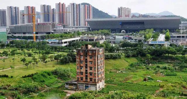 南京万家楼立交钉子户,南京最大钉子户