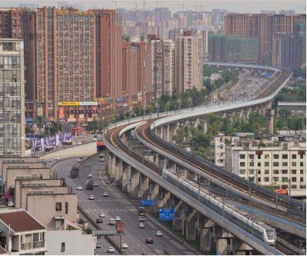 犀浦三十载，国际都会到城乡结合部的水逆